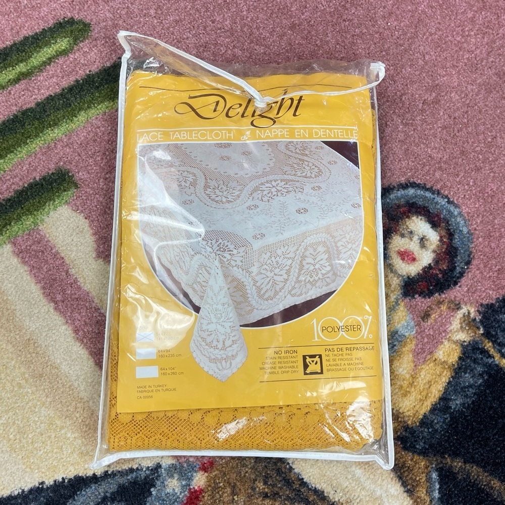 NWT VINTAGE LACE TABLECLOTH MUSTARD YELLOW
